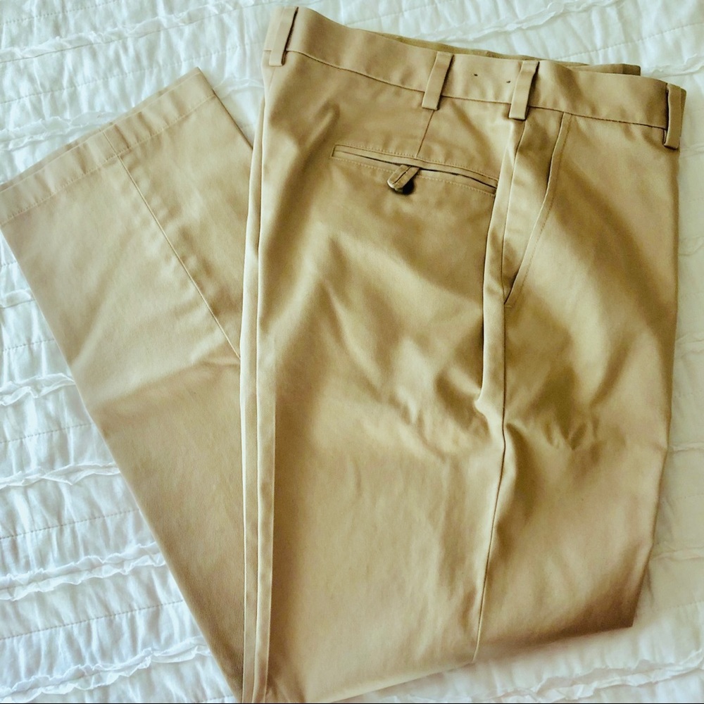 Men’s Jos A. Bank Tailored fit khakis